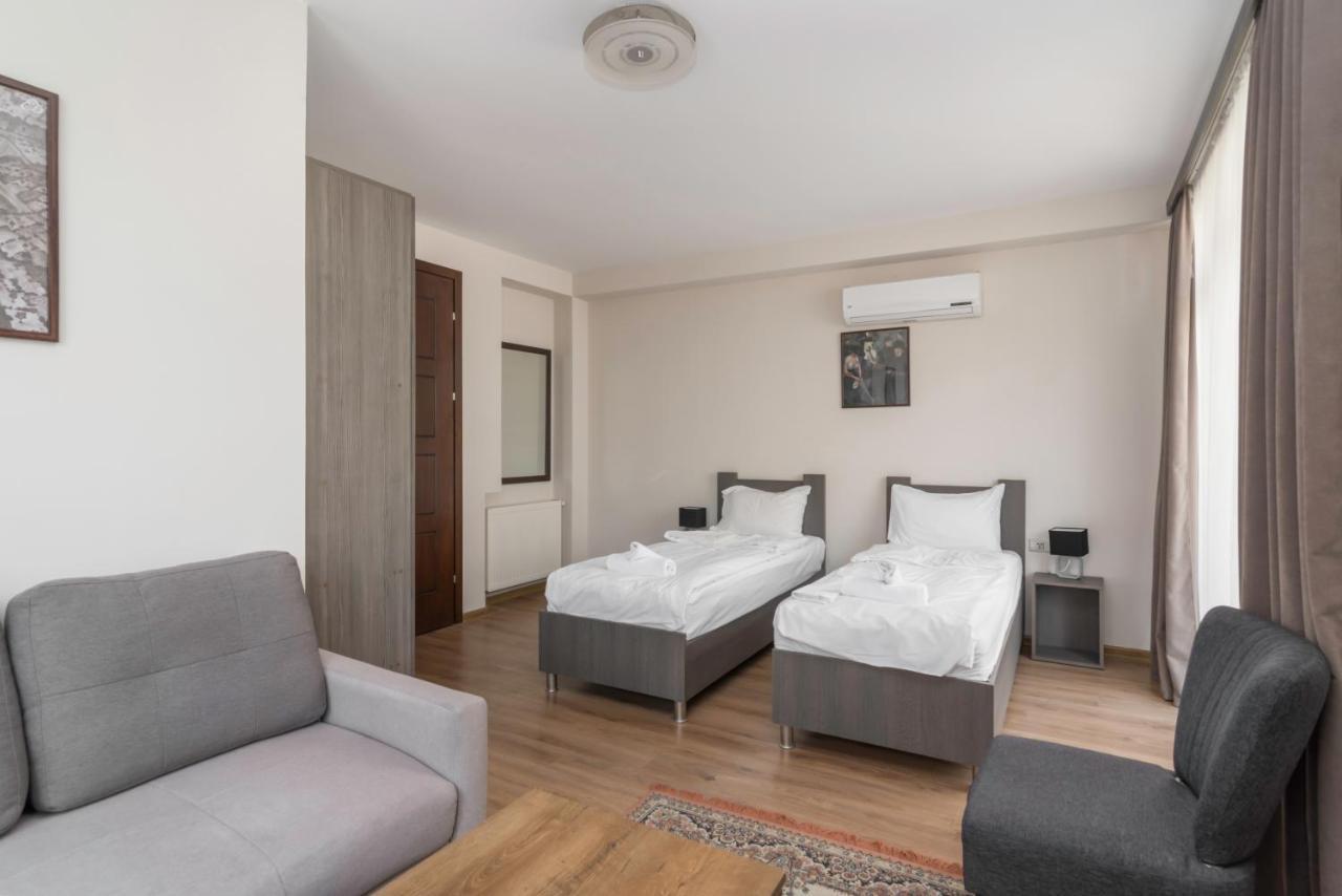 Hotel Elesa Wera Tiflis Exterior foto